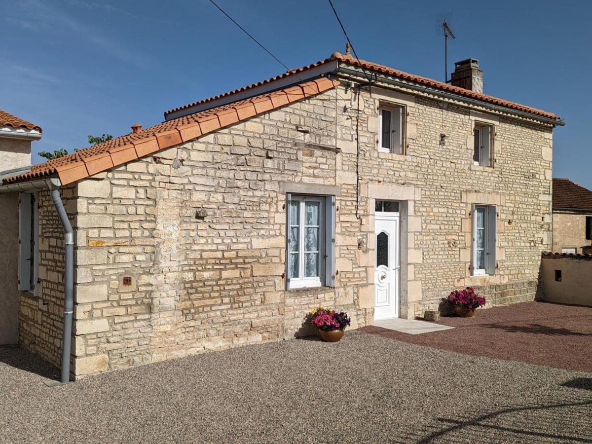 Maison Lumineuse Avec Cour Privative, Proche Sites Culturels, Tout Confort, Equipe Bebe, Wifi Inclus - Fr-1-653-98 Puyreaux Bagian luar foto